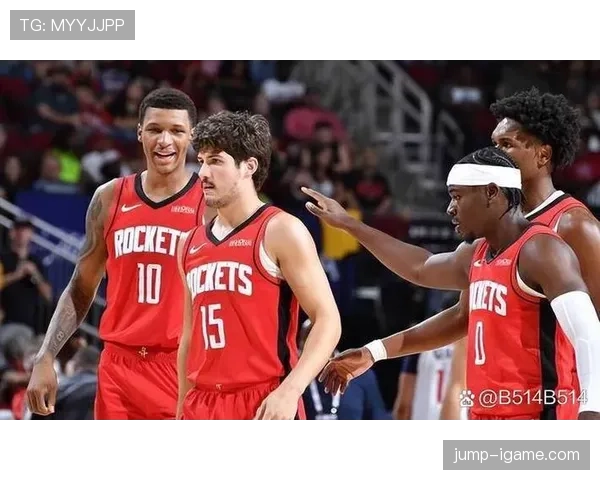 阿门·汤普森三分高效输出 拉开球队无球进攻空间